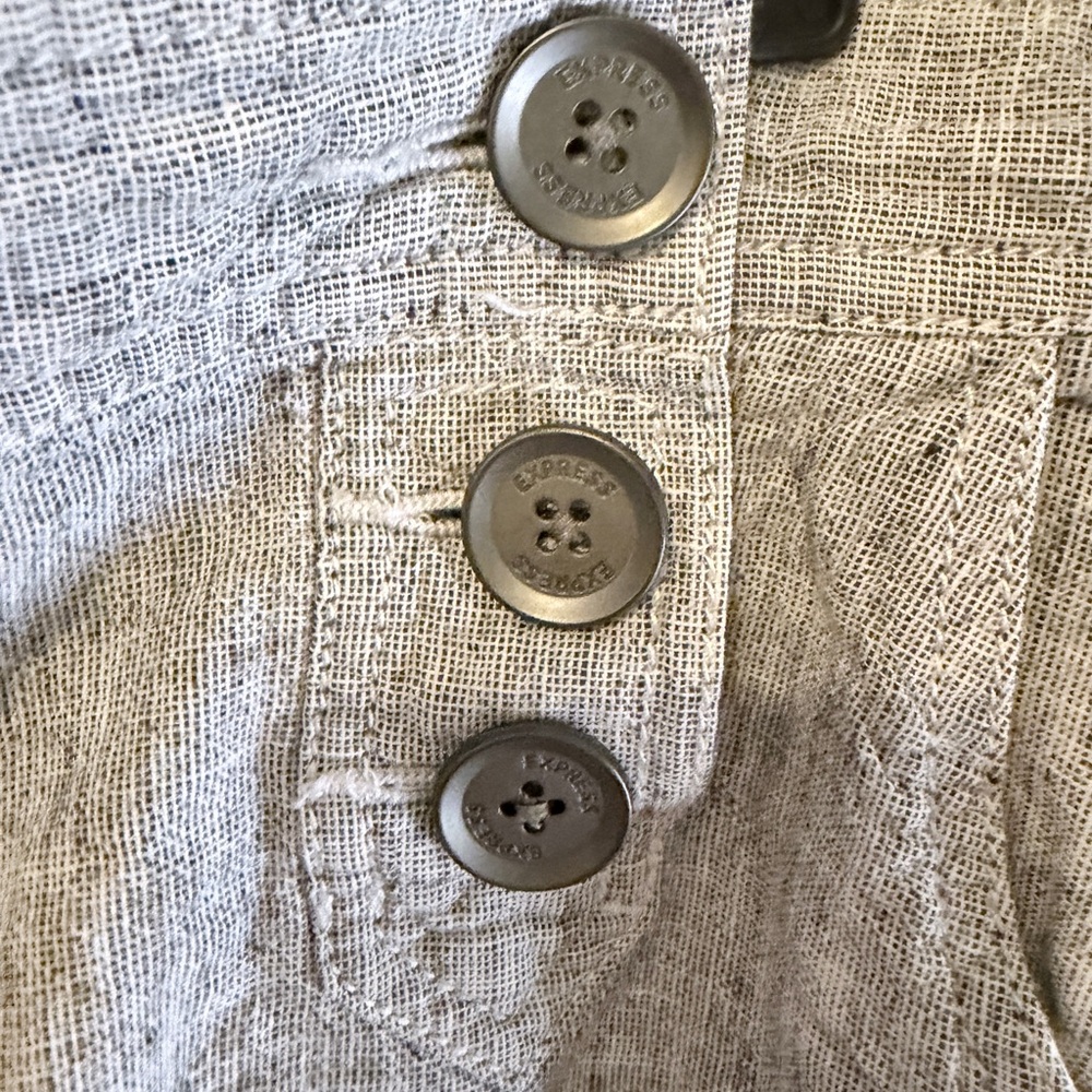 Express Gray Fabric Women's Button-Accent Shorts Size 0 - Picture 4 of 7